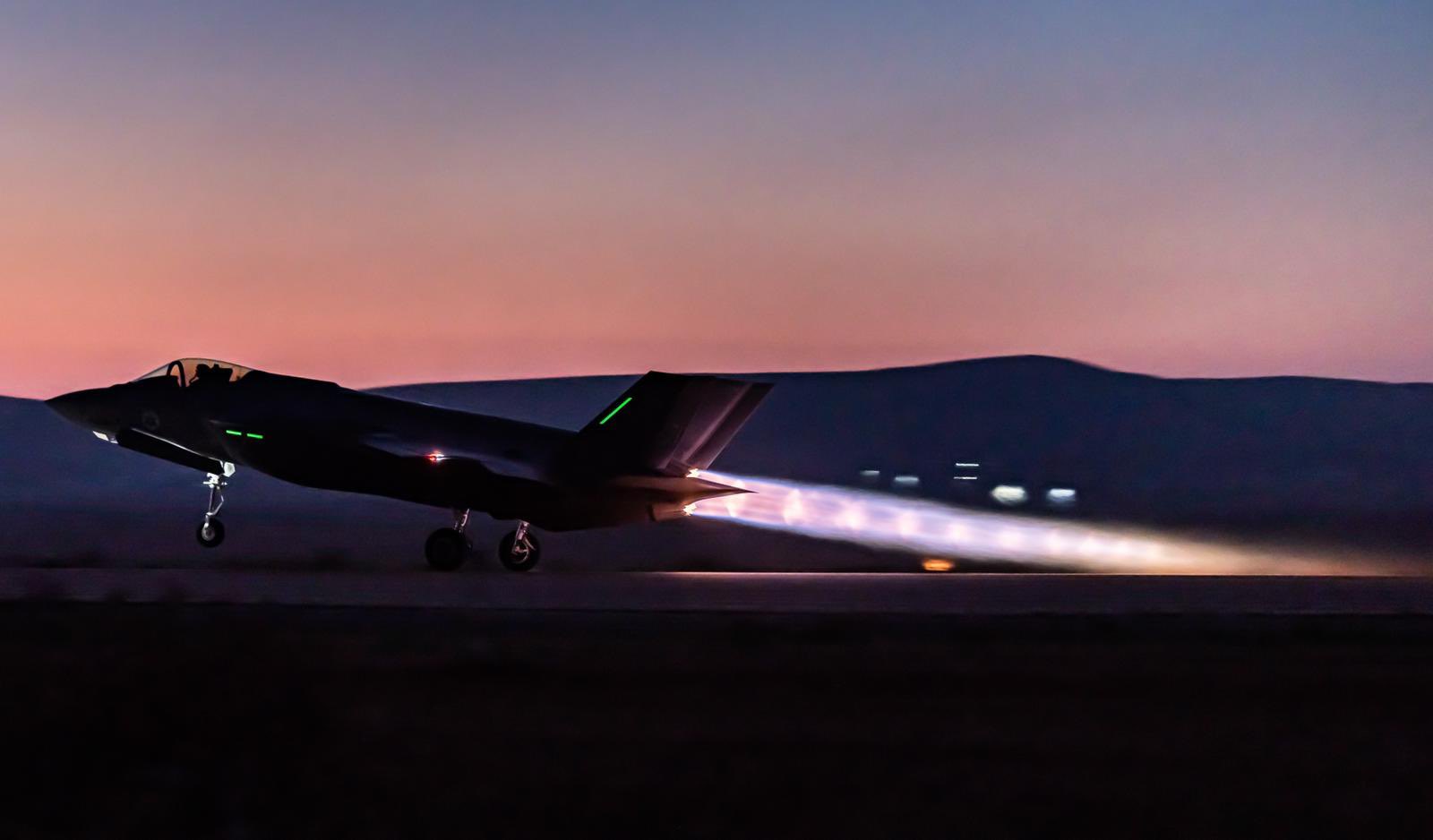 F-35 abatem seus primeiros alvos aéreos