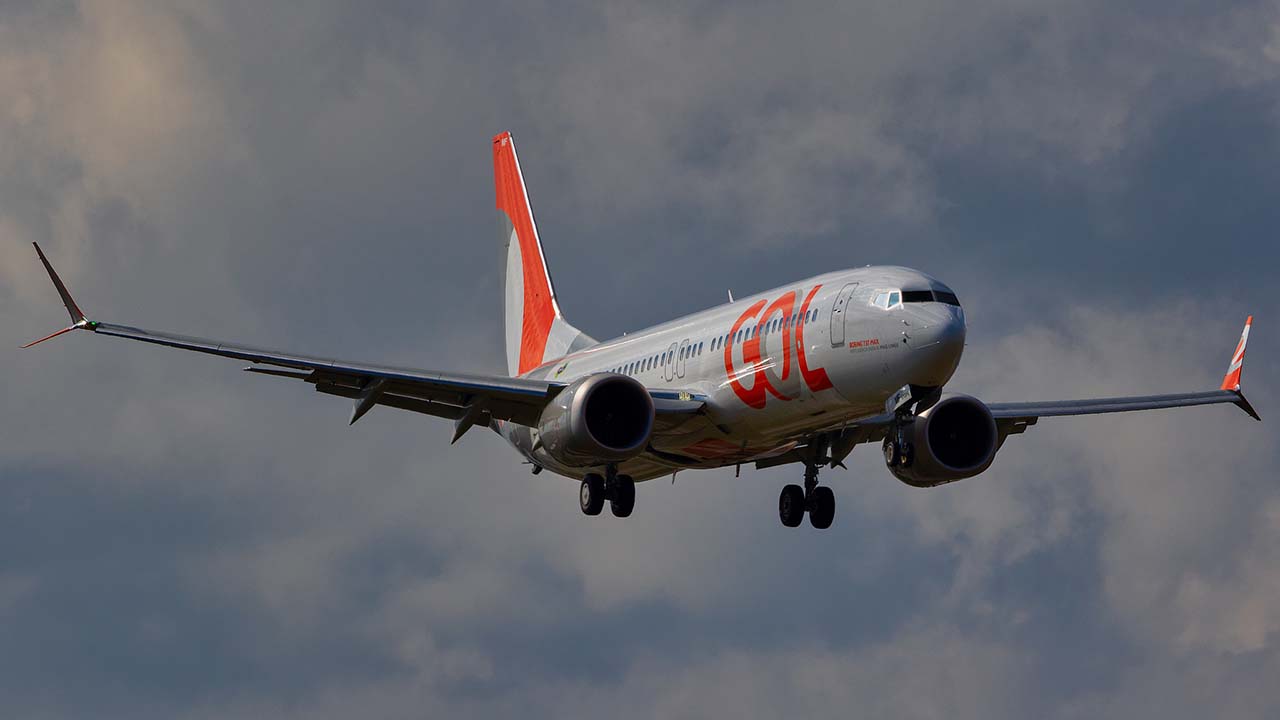 737 Max 8 matrícula PR-XMF
Foto: Nathan Coats