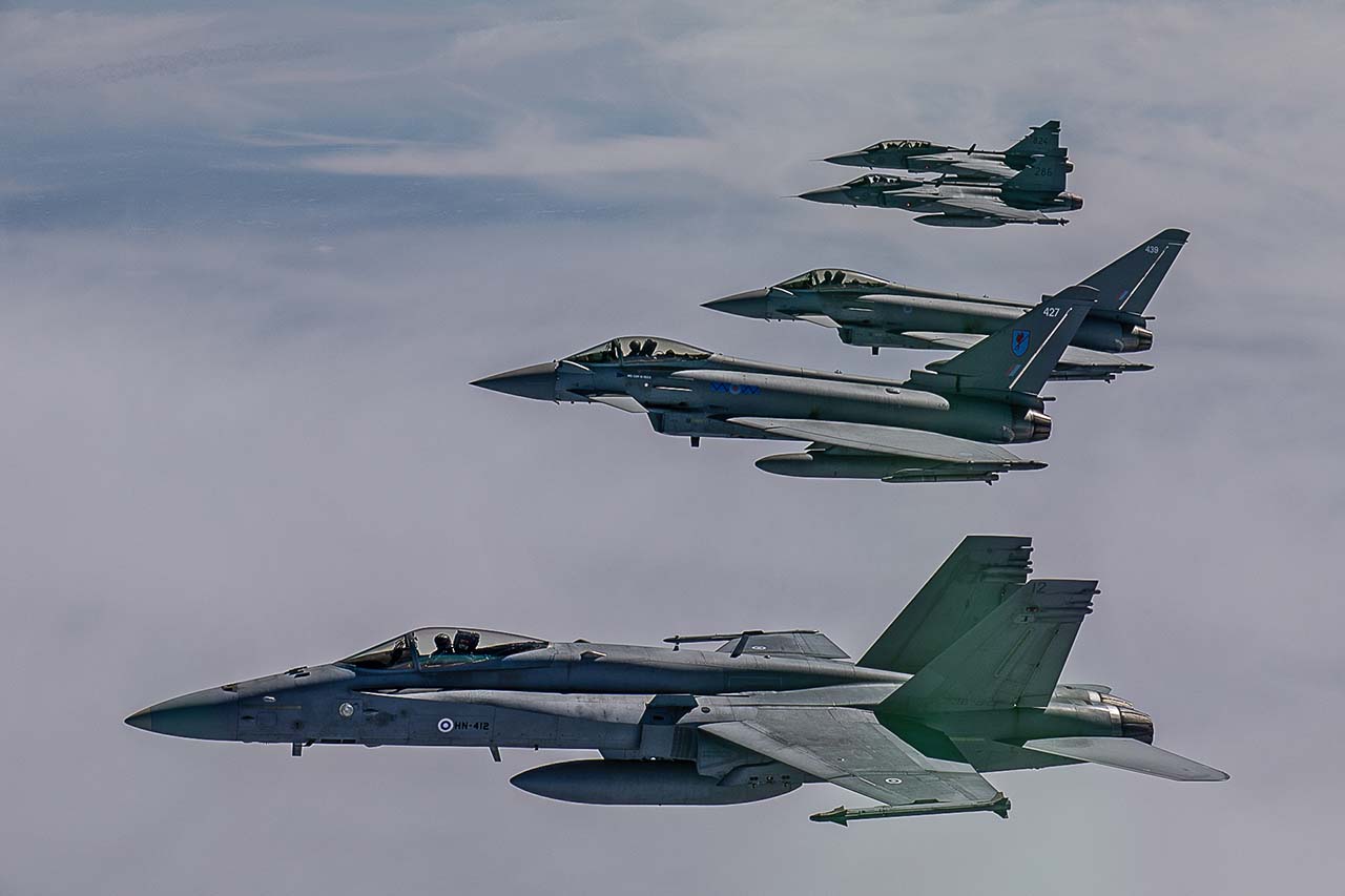 Eurofighter, Gripen e F-18. Foto: Ilmavoimat - Lapin lennosto - Hävittäjälentolaivue 11