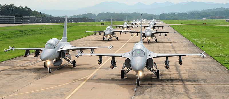 FA-50 é oferecido como caça ideal para complementar F-16 e F-35