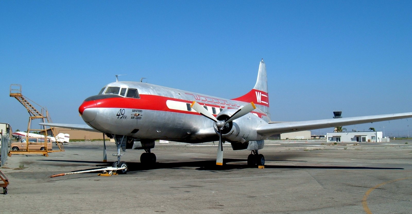 Um Convair 240, semelhante ao envolvido no acidente