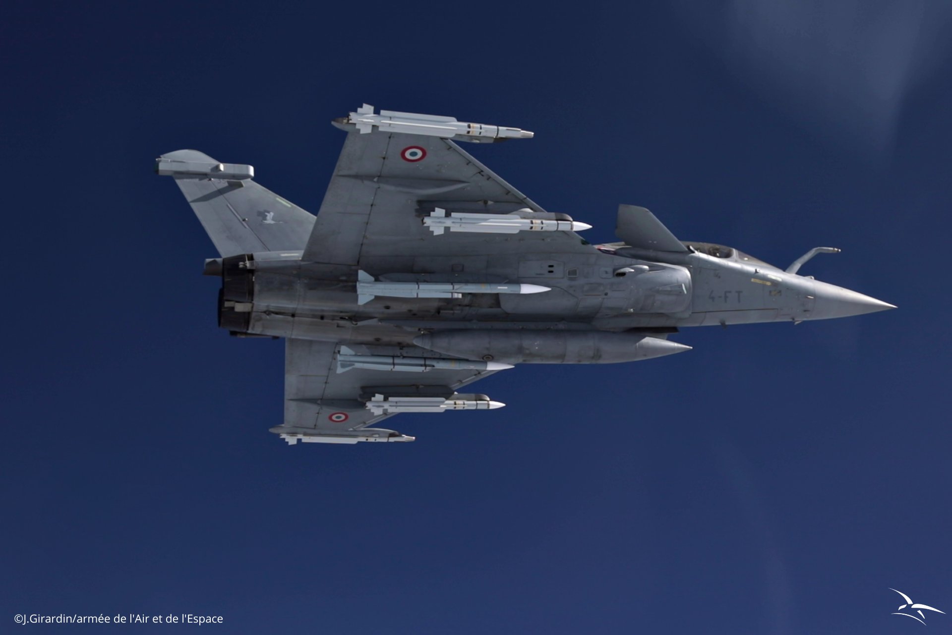 Rafale F3-R com mísseis MICA e Metor. Foto: J Girardin