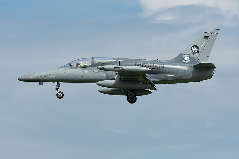L-159 da Draken. Foto: Gerard van der Schaaf