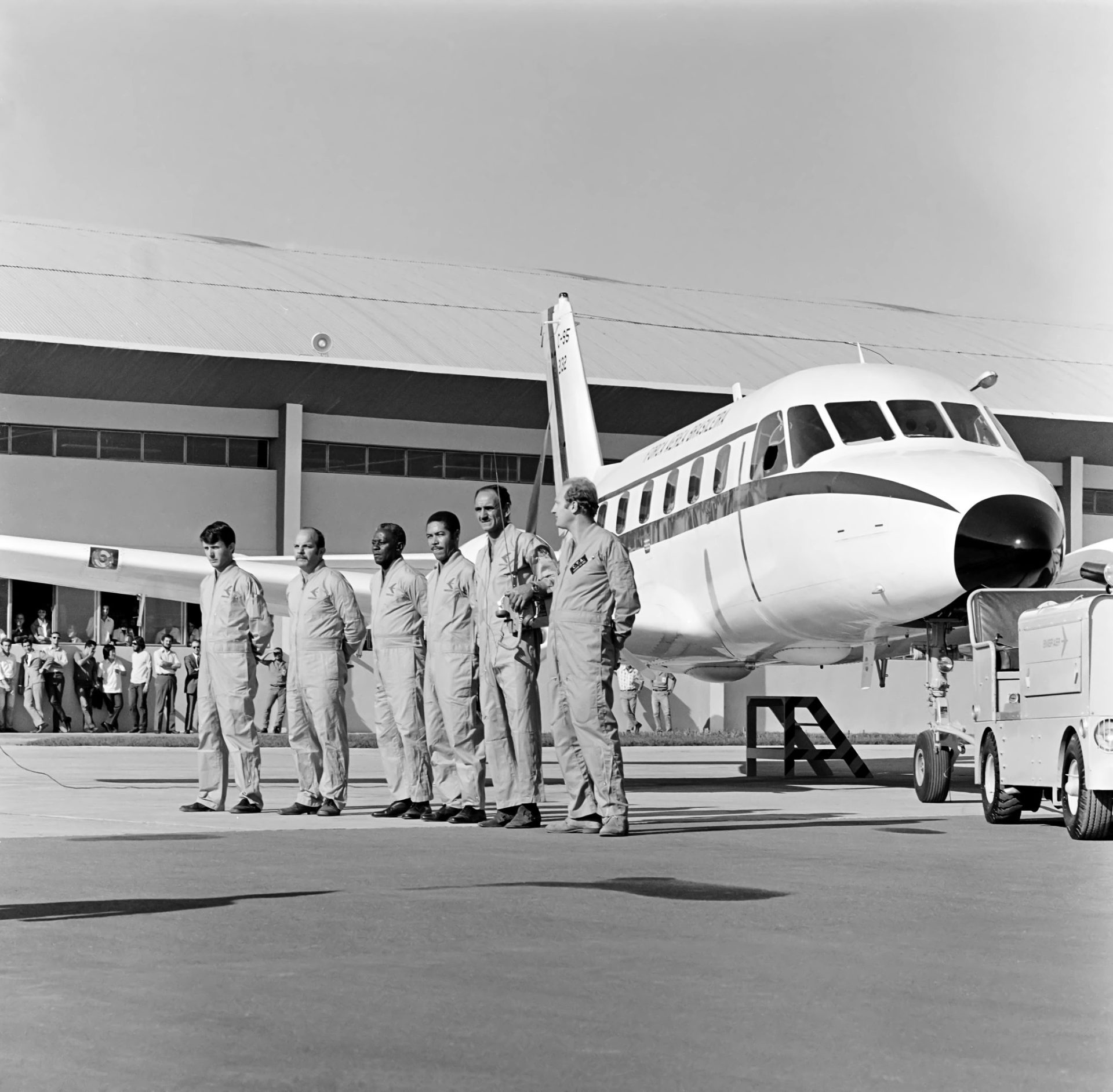 Bandeirante, da Embraer, completa 50 anos em operação