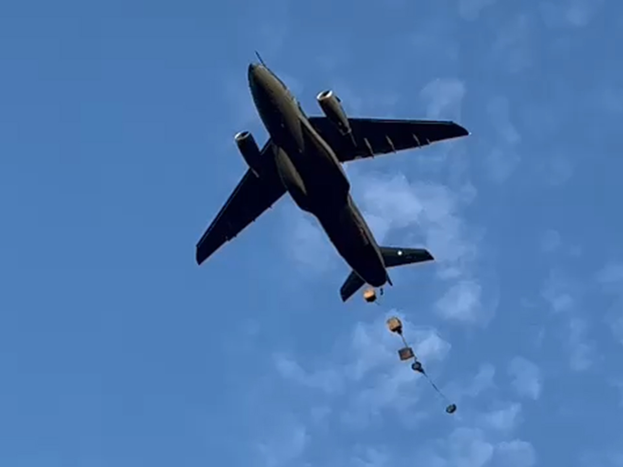 Apoio a yanomamis revela capacidade da FAB de realizar lançamentos