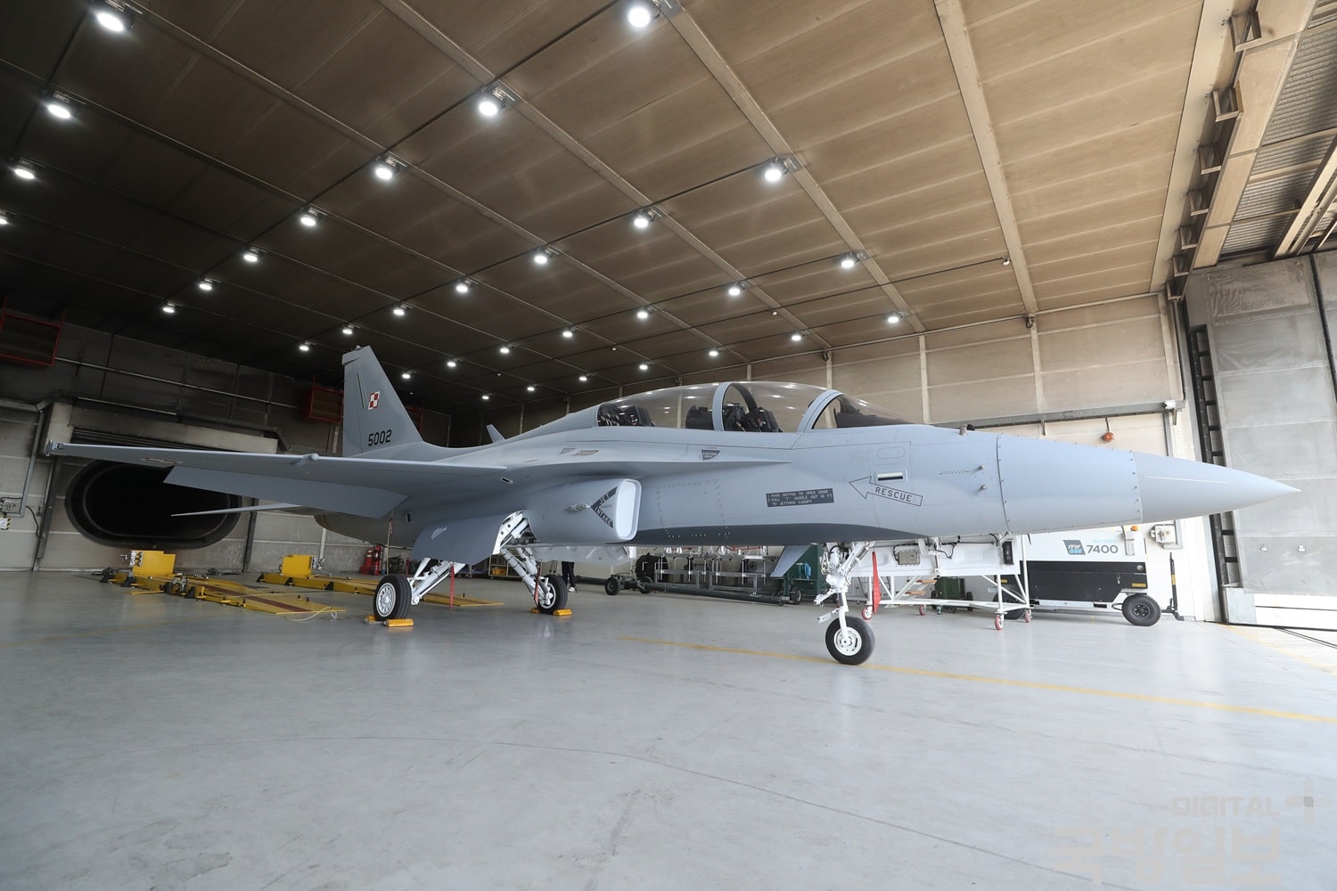 FA-50 da Polônia com pintura do falso canopy
Foto: KAI