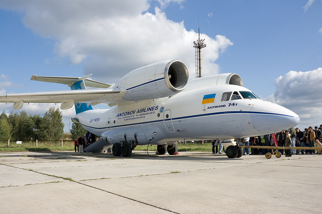Antonov An-74. Foto Dmitry A. Mottl