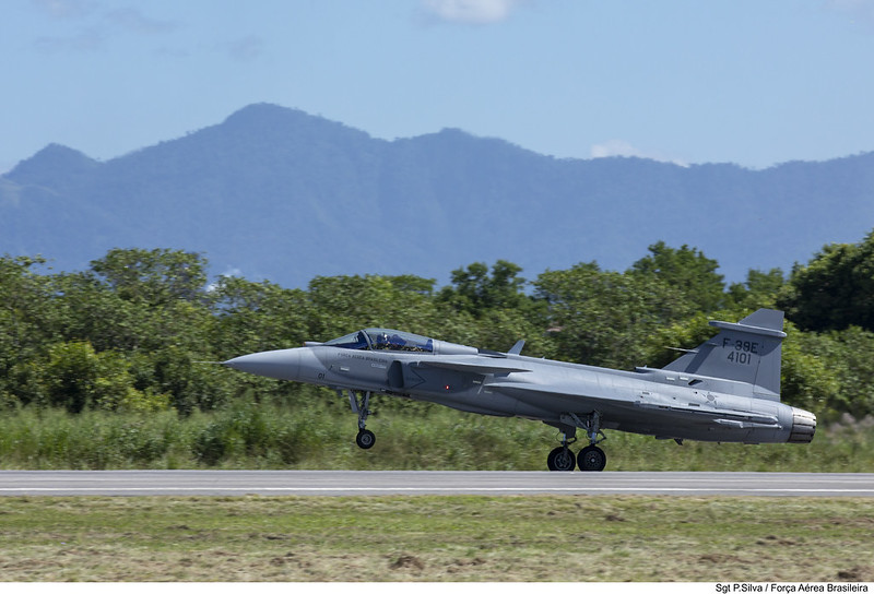 Lula vai inaugurar linha de montagem de caças Gripen no Brasil