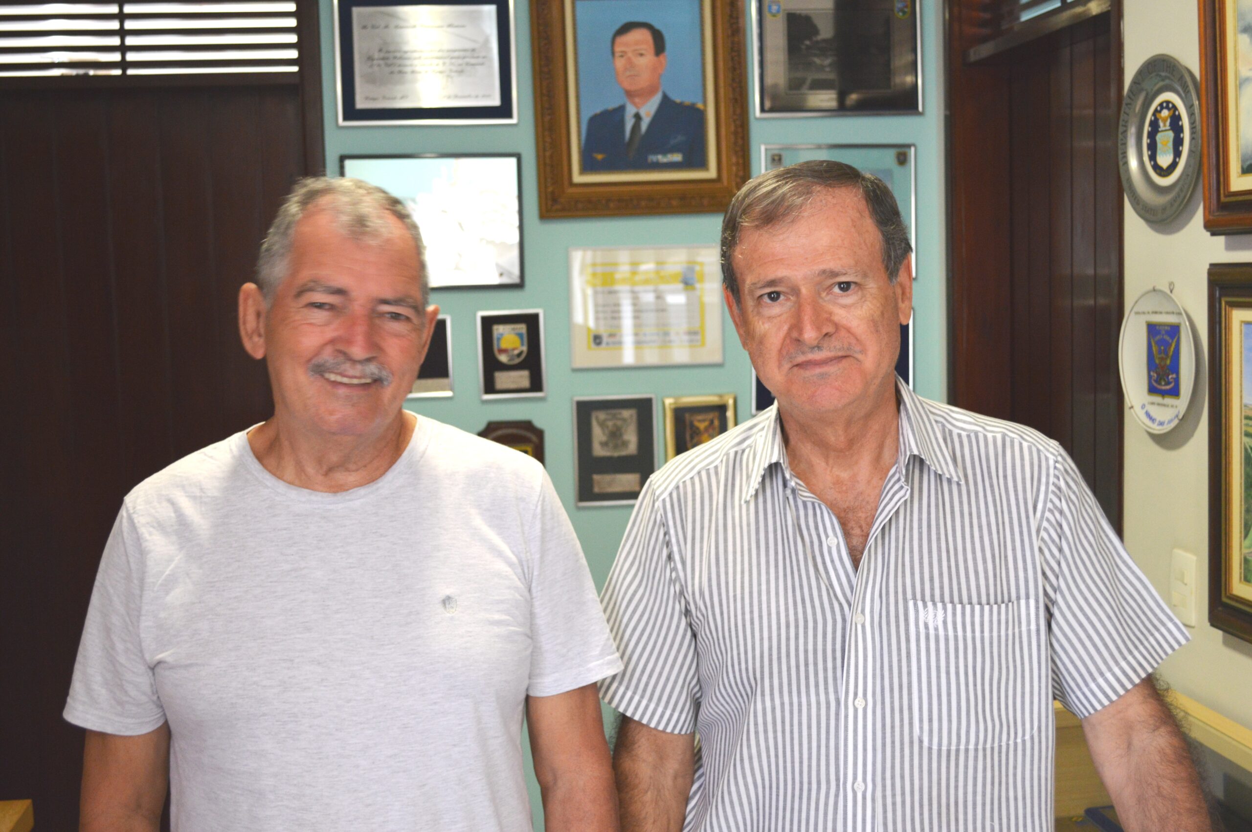 José de Alvarenga (à esquerda) e Camazano (à direita)