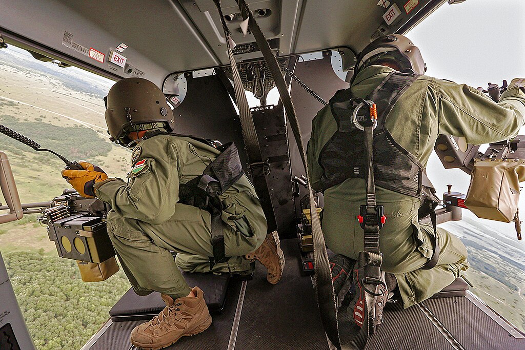 H145M da Hungria durante missão