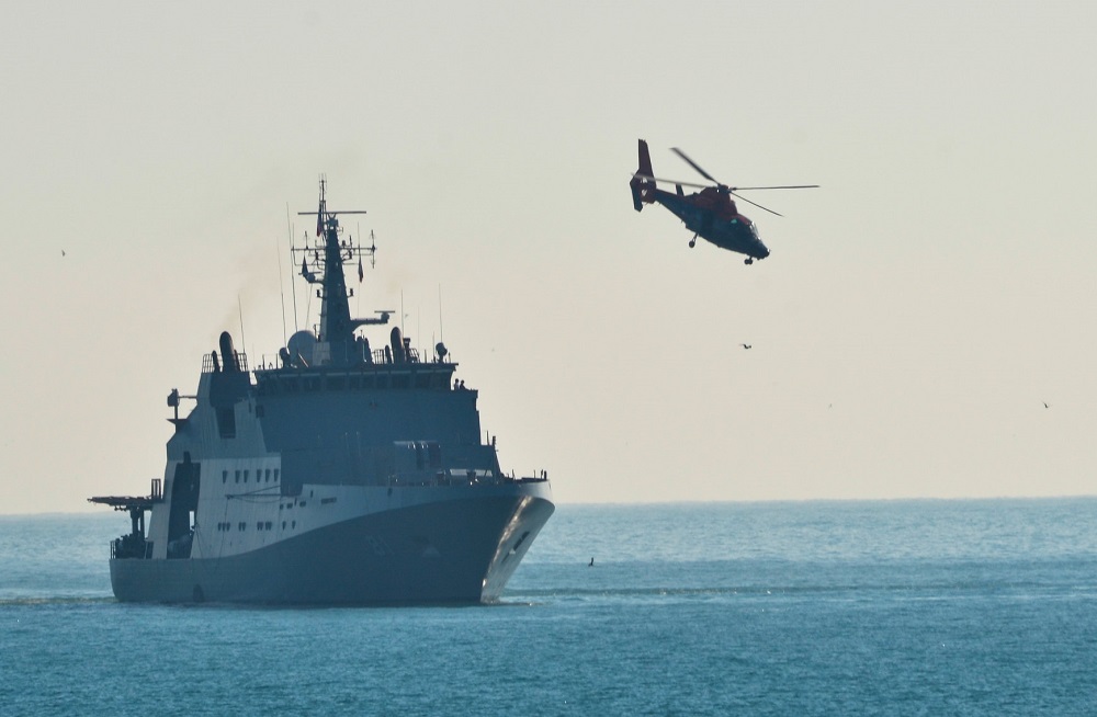HH-65 do Chile durante um treinamento. Foto: Armada do Chile