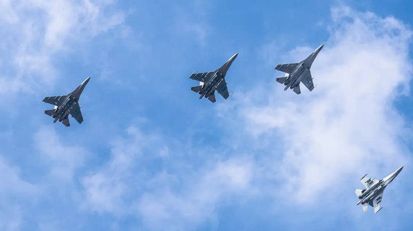 Caças J-16 da China. Foto:  Zhao Yutong