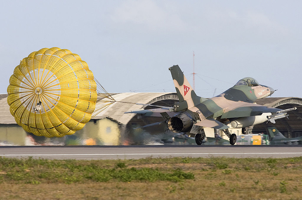 F-16 da Venezuela durante exercício Cruzex, no Brasil, em 2008. Foto: Chris Lofting