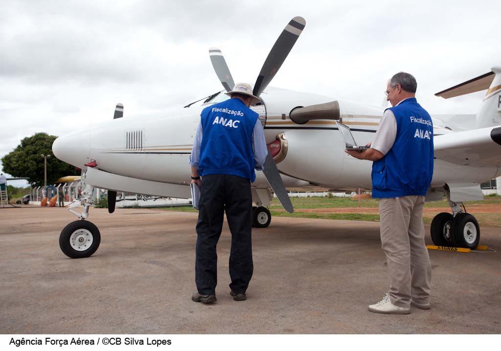 Fiscalização da ANAC durante uma Operação Ágata. Foto: Silva Lopes