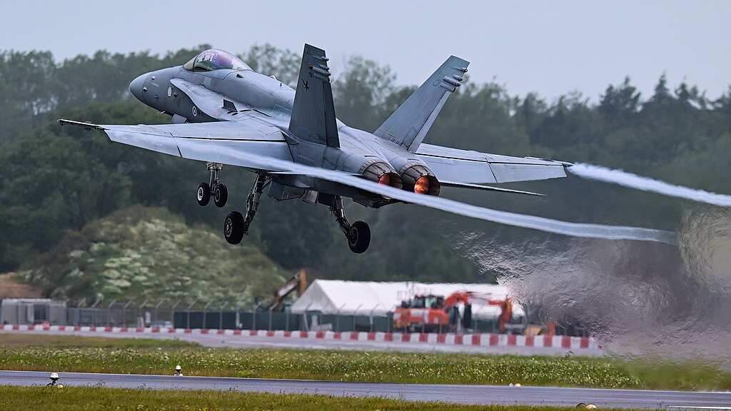 Caça F-18C da Finlândia. Foto: Bernardo Fernandez 