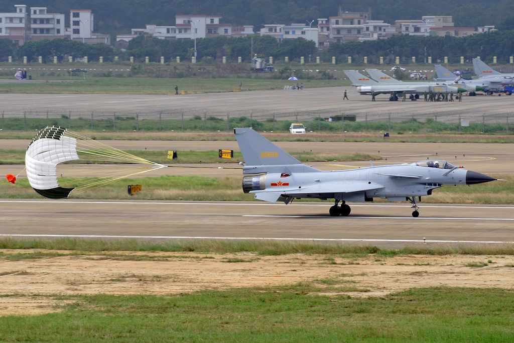 Chengdu J-10A. Foto: Li Pang