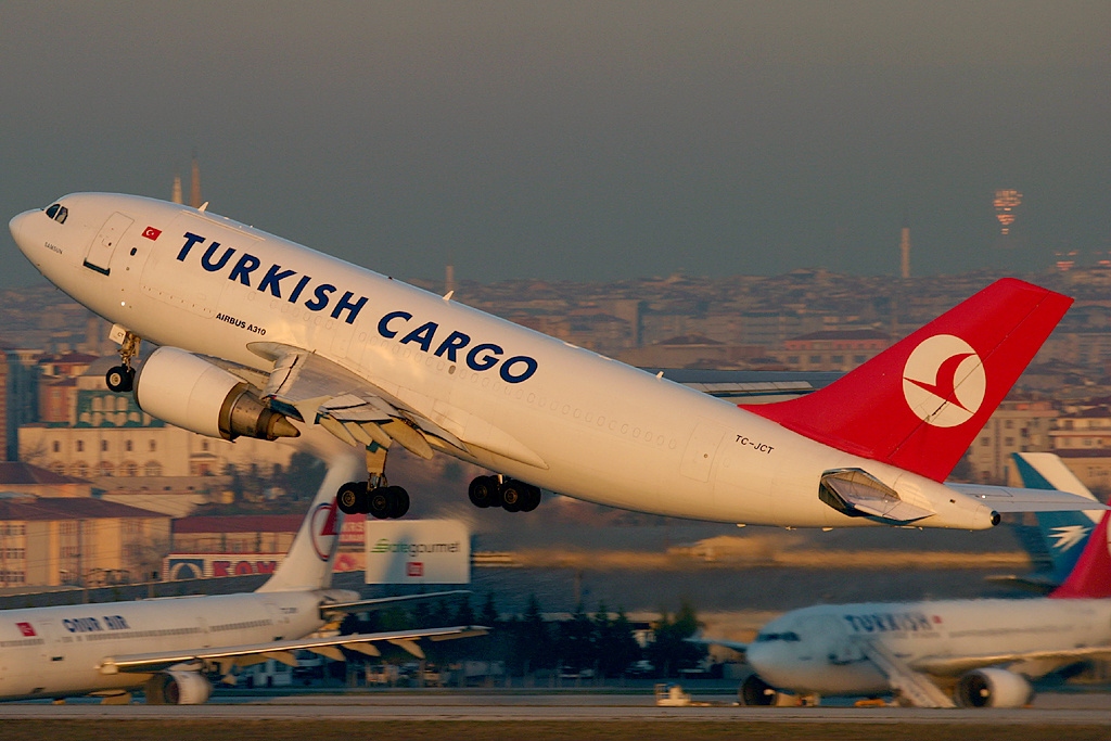 Airbus A310-304 da Turkish Airlines Cargo. Foto: Konstantin von Wedelstaedt
