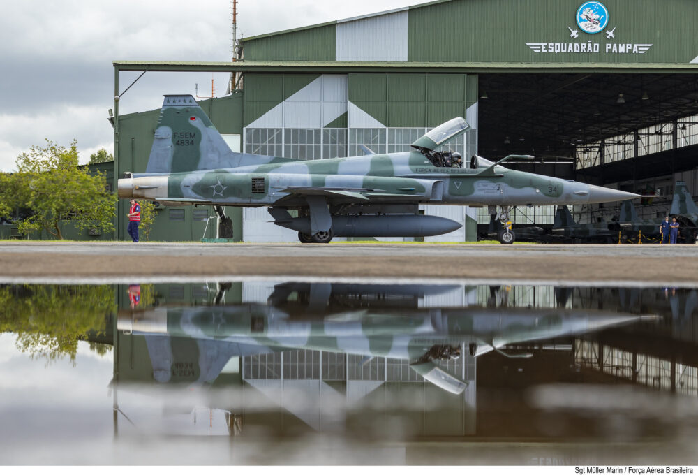 FAB testa datalink brasileiro em voo