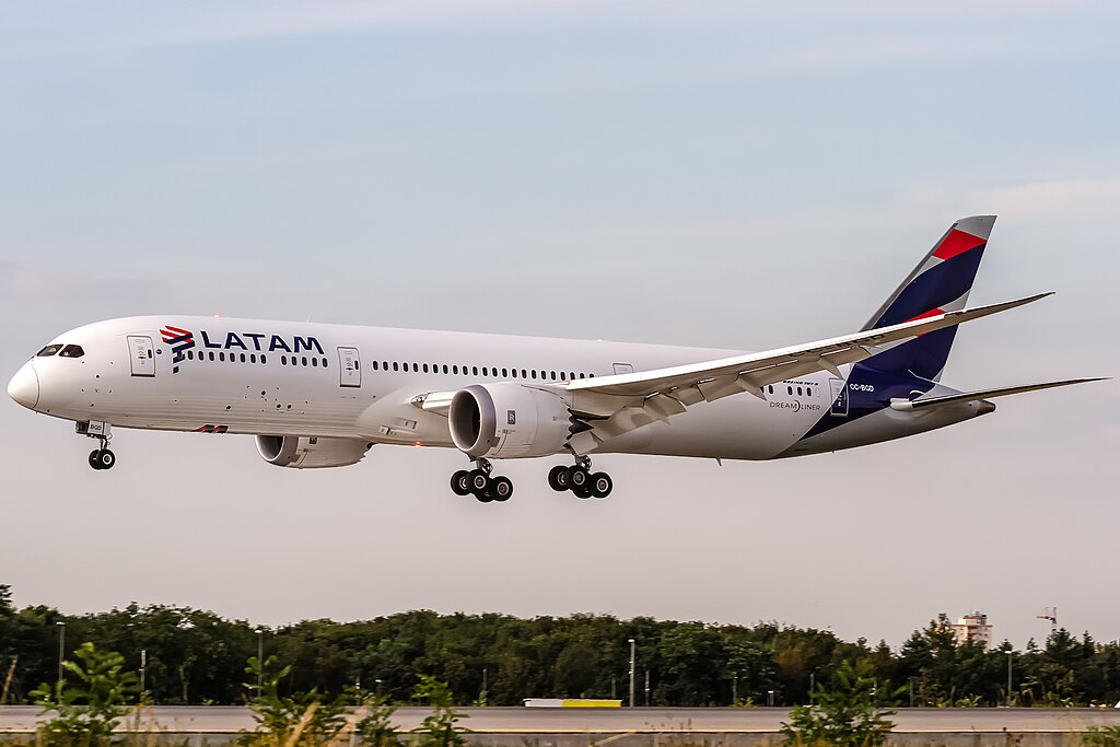 787 da Latam. Foto: Oliver Holzbauer