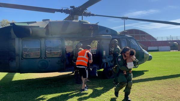 Com 17 aeronaves e mil militares, FAB se aproxima de 2 mil resgates no RS