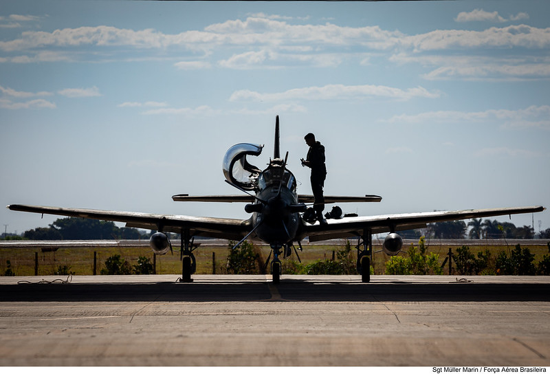 Governo quer reduzir taxas para empresas da base industrial de defesa