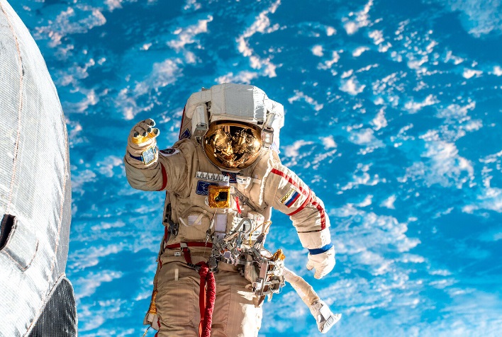 Oleg Kononenko em caminhada espacial.
Foto: Roscomos