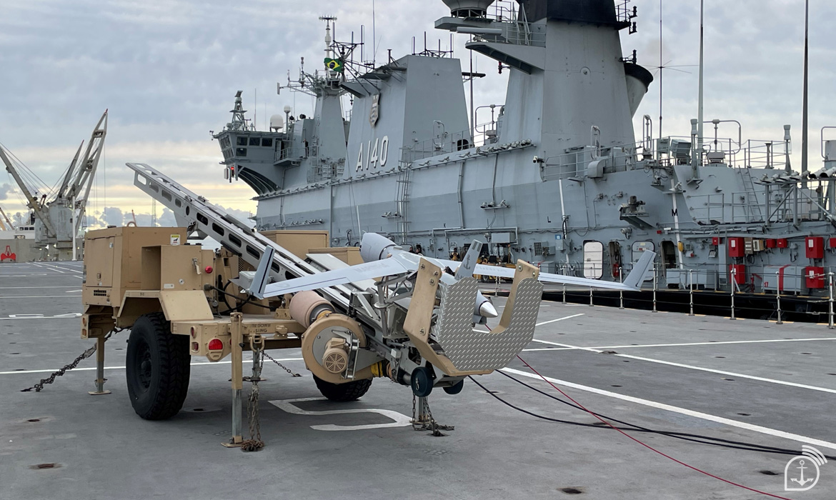 Scan Eagle em operação no navio-aeródromo Atlântico. Foto: Marinha do Brasil