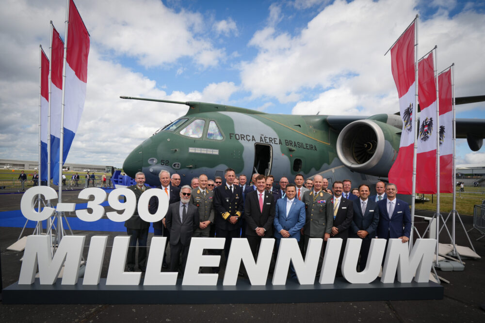 Anúncio da venda do KC-390 Millenium. Foto: Embraer