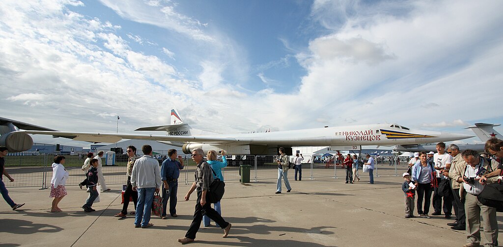 Tupolev Tu-160 na edição de 2011 do MAKS, em Moscou