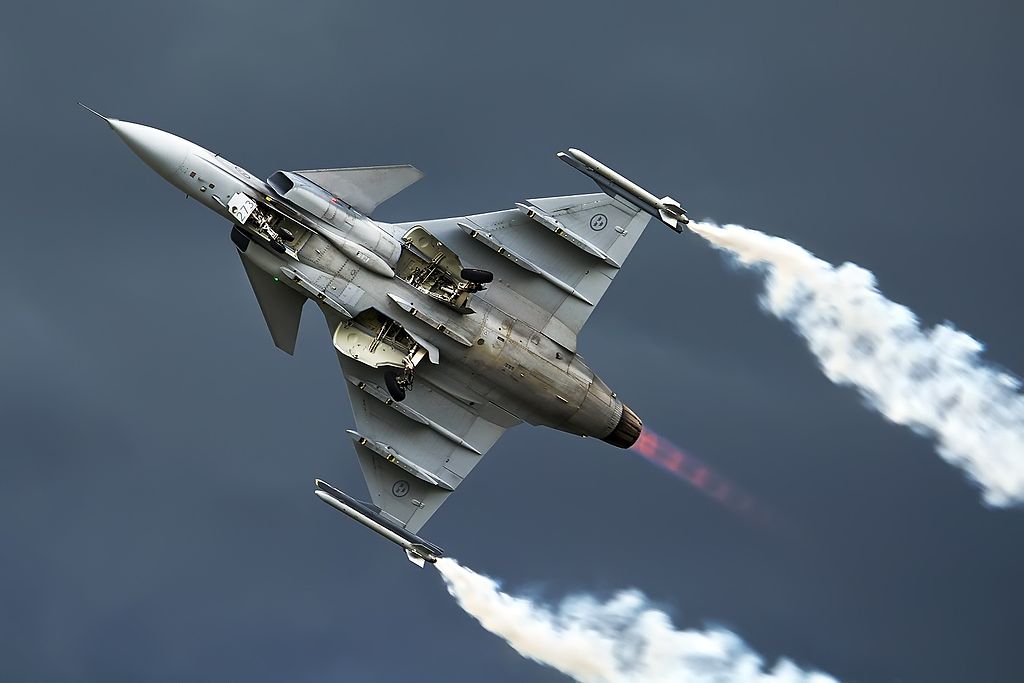 JAS-39C Gripen da Suécia. Foto: Oleg V. Belyakov