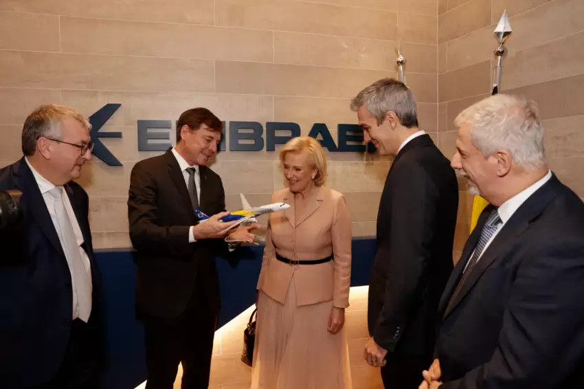 Princesa da Bélgica em visita à Embraer. Foto: Embraer