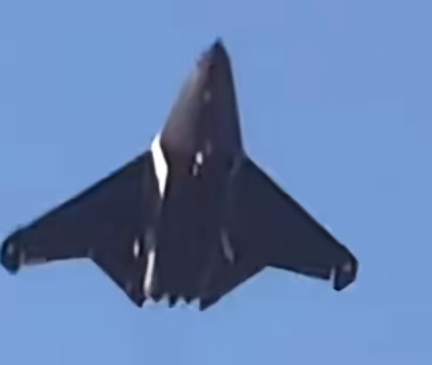 Depois de possível jato de ataque, surgem imagens de novo caça da China