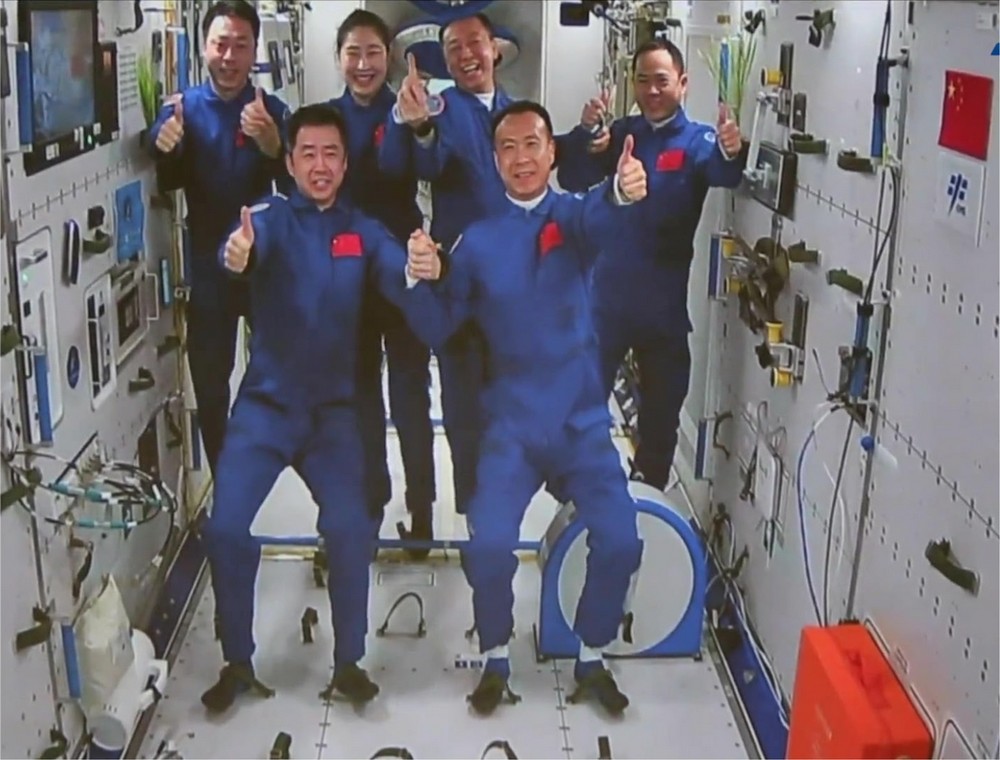 Astronautas na estação espacial chinesa. Foto: China Manned Space Engineering Office