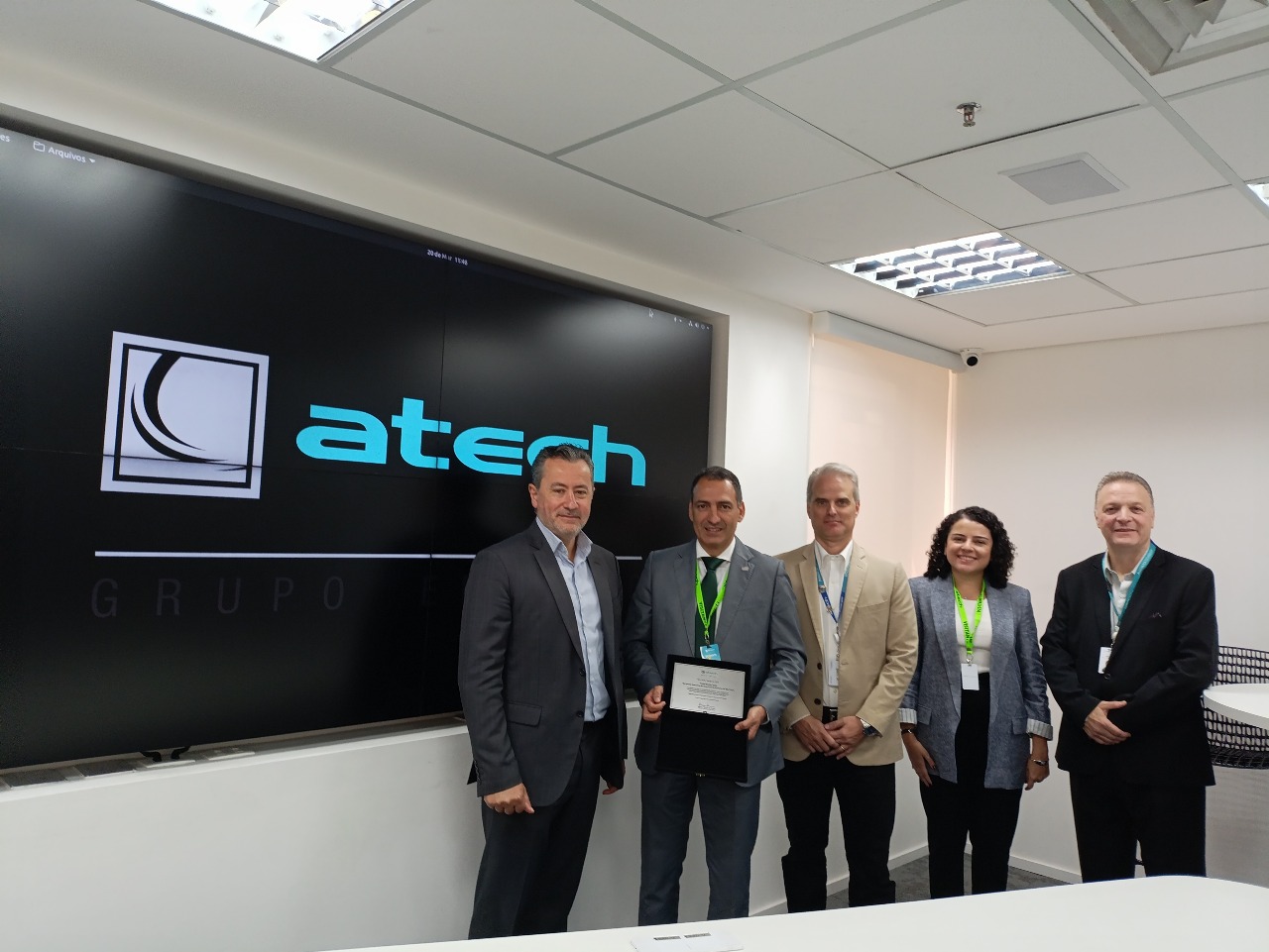 Governo de SP se aproxima da Atech