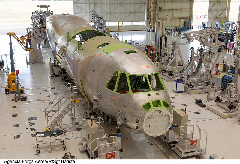Os jatos KC-390 são atualmente produzidos exclusivamente na unidade da Embraer em Gavião Peixoto (SP)
