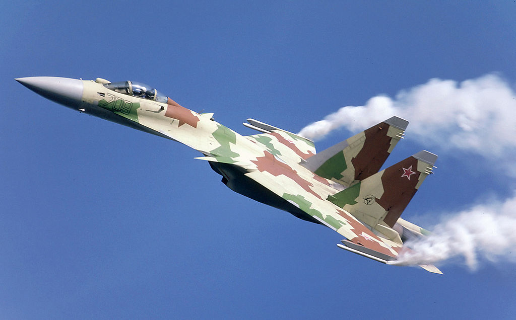 Sukhoi Su-35 Super Flanker em demonstração da empresa russa. Foto: Rob Schleiffert