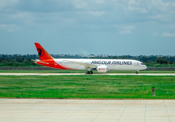 Empresa aérea de Angola passa a voar para o Brasil com Boeing 787