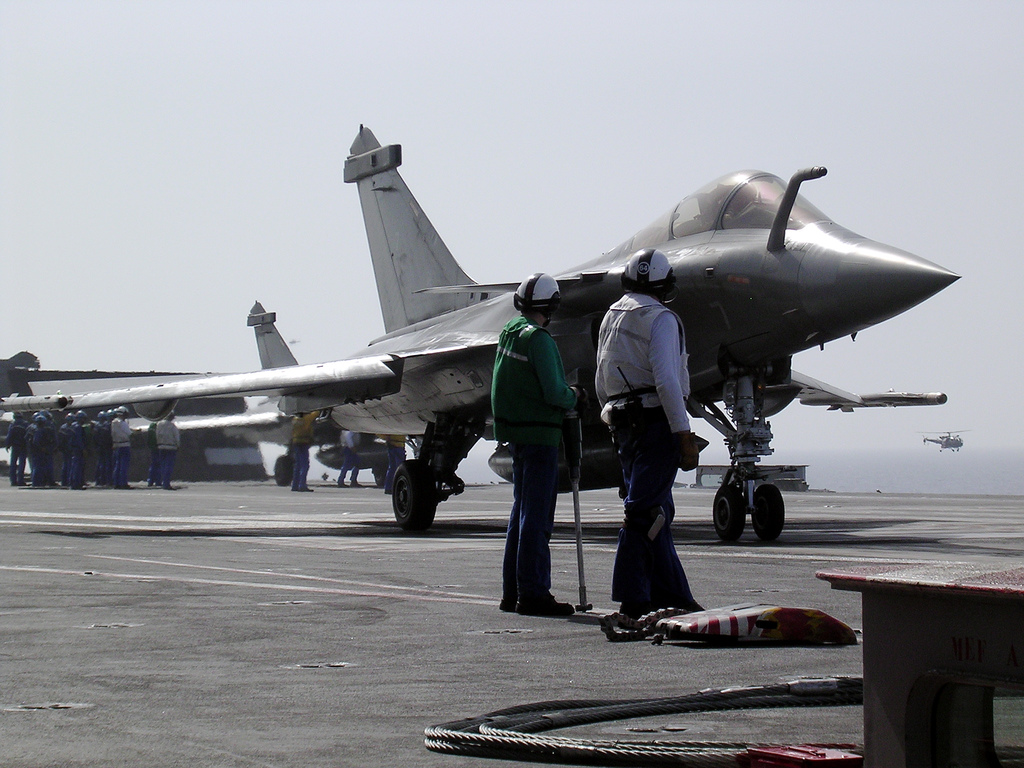 Caças Rafale M a bordo do porta-aviões francês Charles de Gaulle. Foto: Pascal Subtil