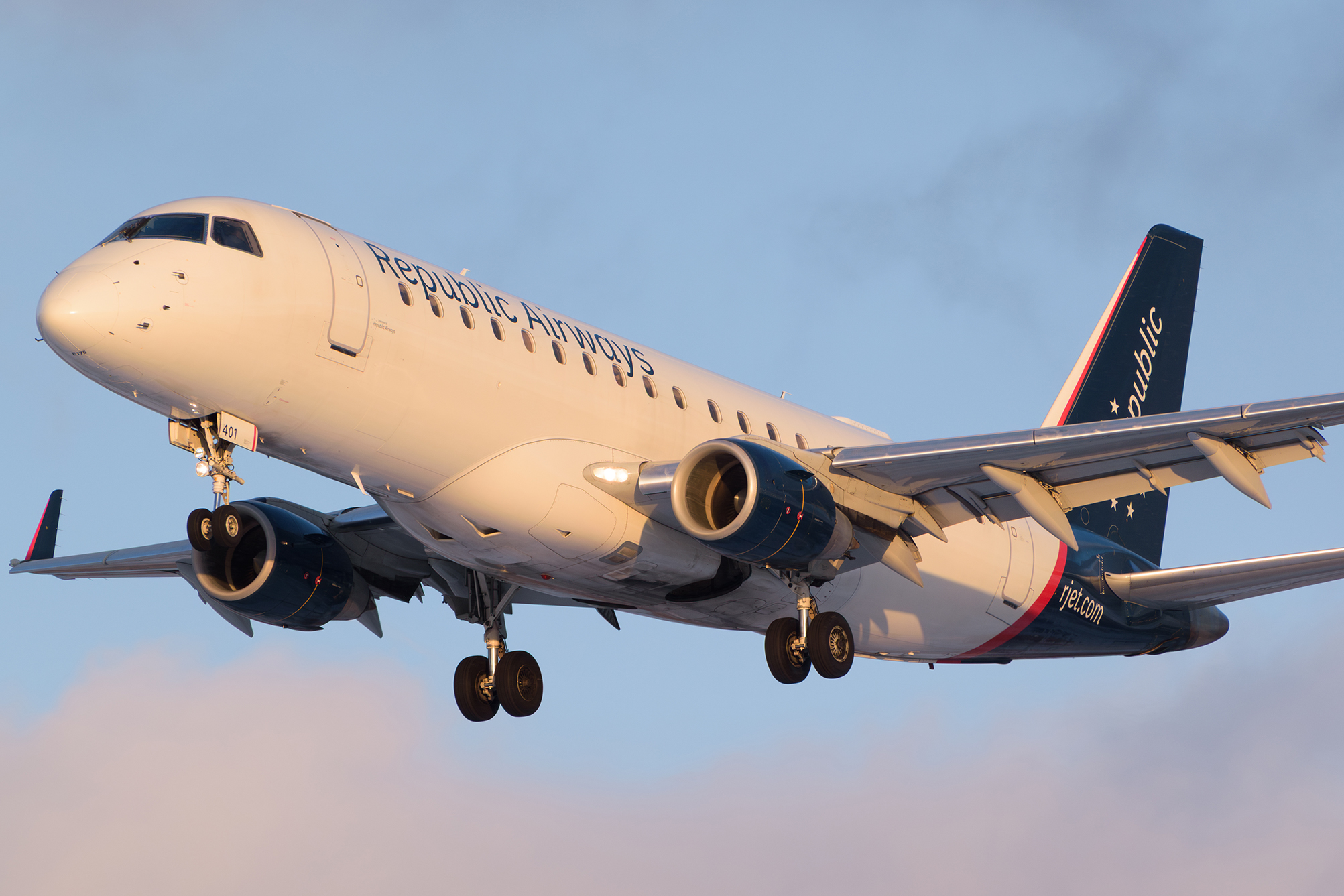 E175 da Republic Airways. Foto: @lunkenspotterphoto via Republic Airways