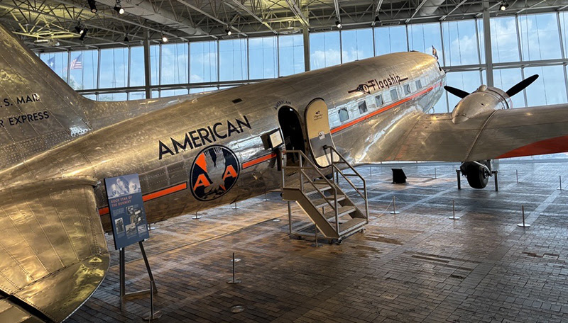 American Airlines lança pintura comemorativa para seu centenário