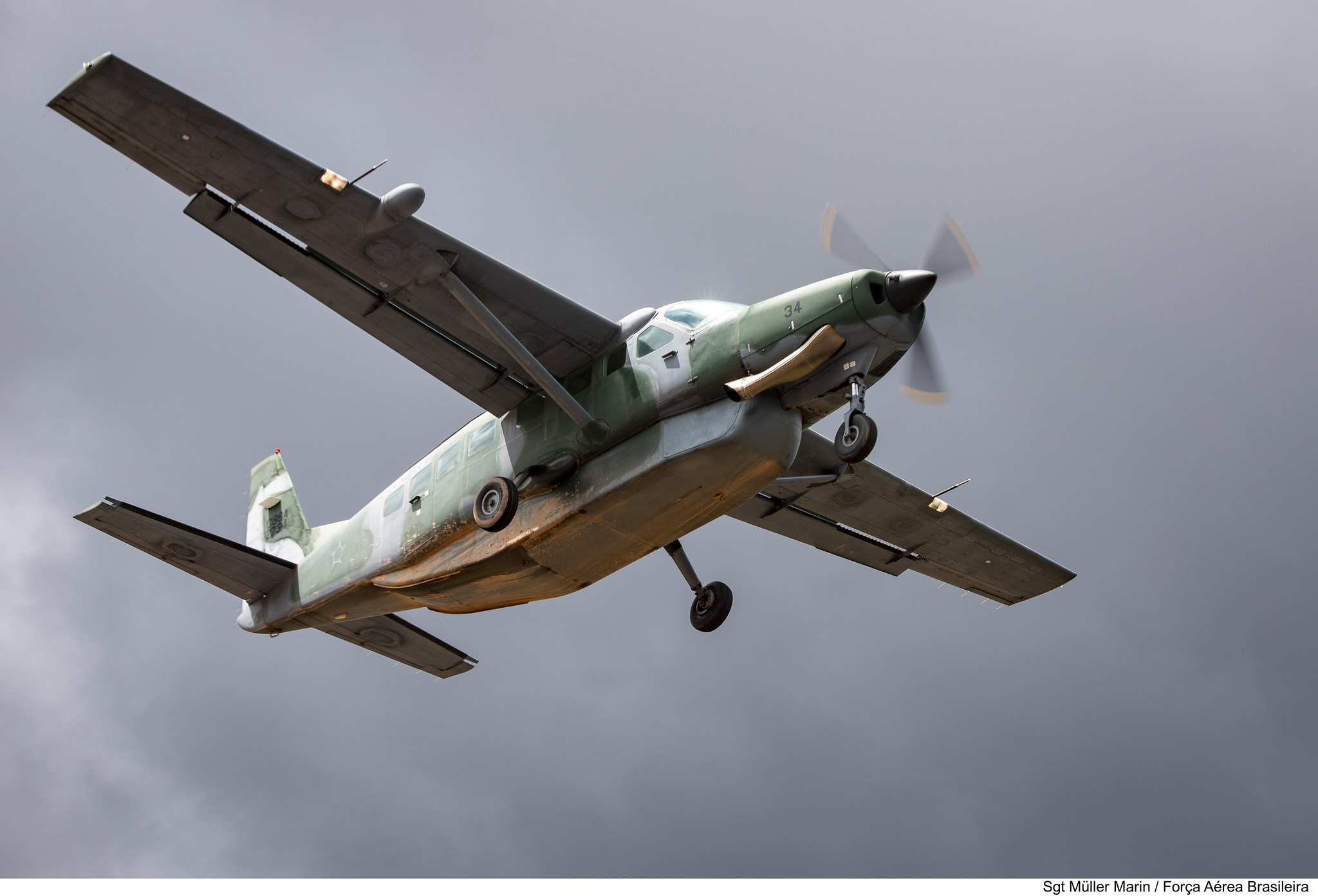 FAB avalia modernizar os C-98 Caravan