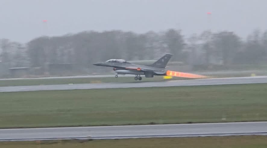 Novos caças F-16 da Argentina vão pousar hoje no Brasil