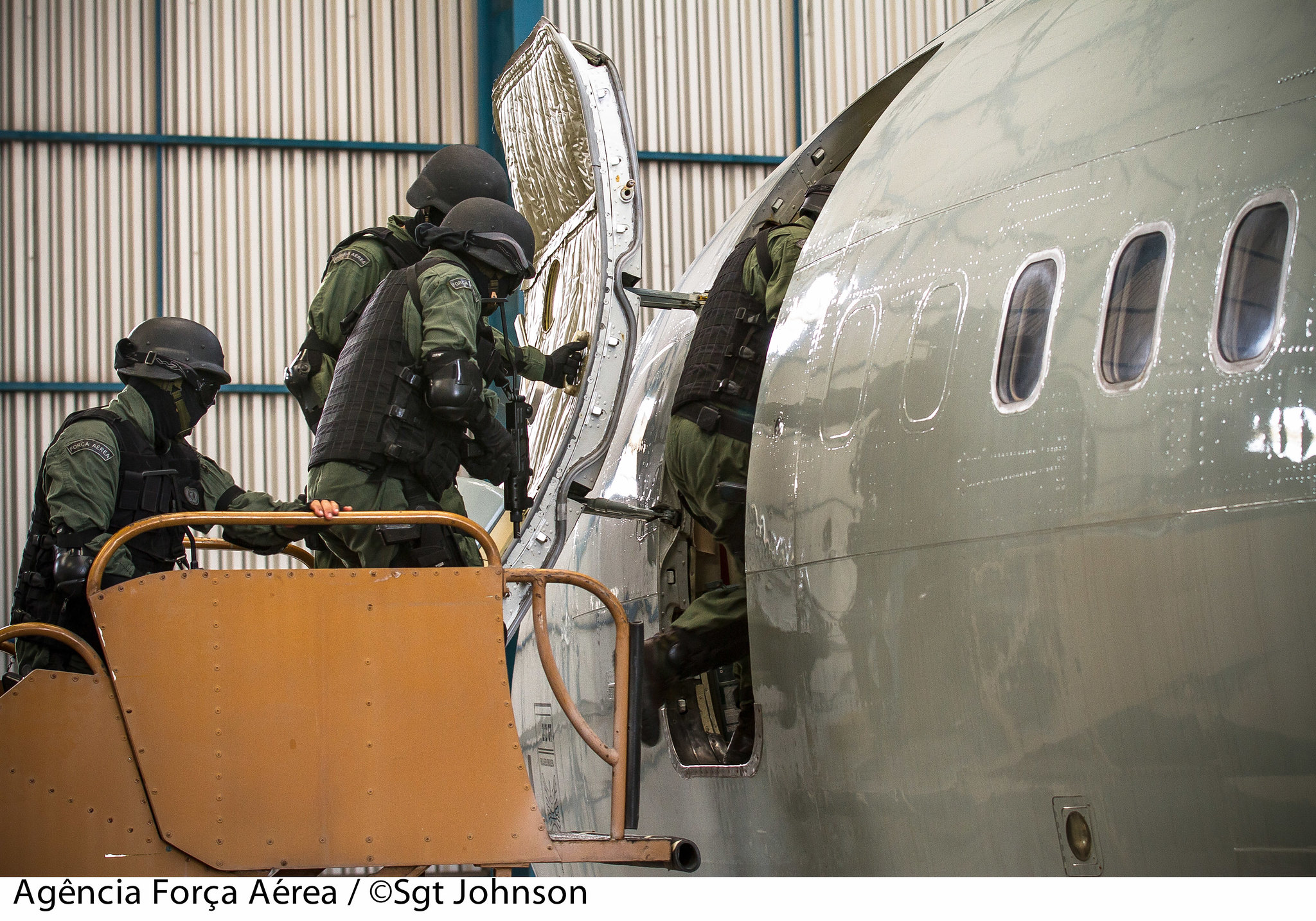 Treinamento de forças especiais da FAB para situação de sequestro de aeronaves