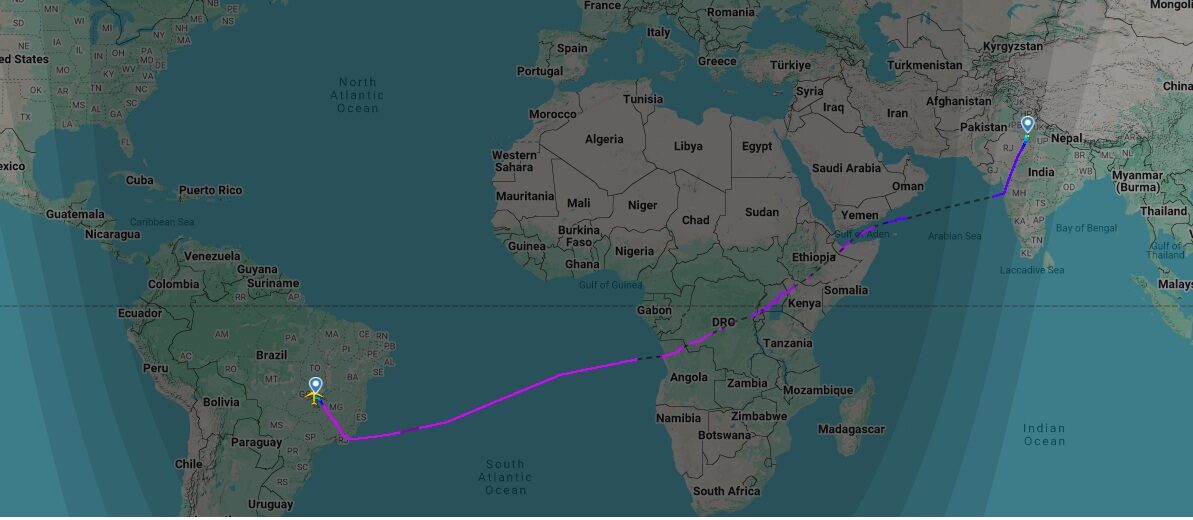 FAB bate recorde com voo de 18h45, passando por dois oceanos e 9 países em 14.240 km