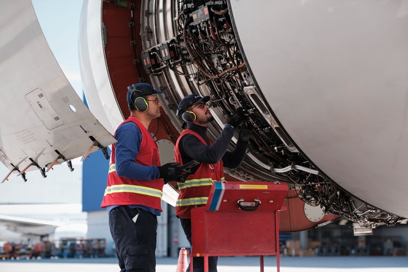 Latam abre mais de 400 vagas para manutenção aeronáutica