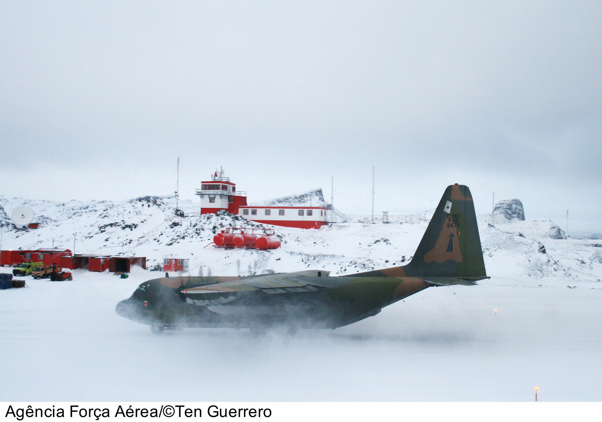 C-130 em operação na Antártica. Foto: César Guerrero / Força Aérea Brasileira