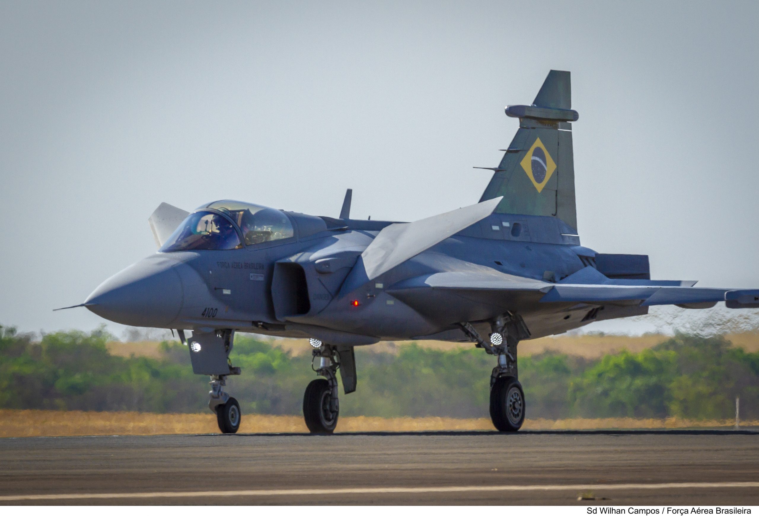 Transferência de tecnologia: compra do Gripen envolve 42 projetos de offset