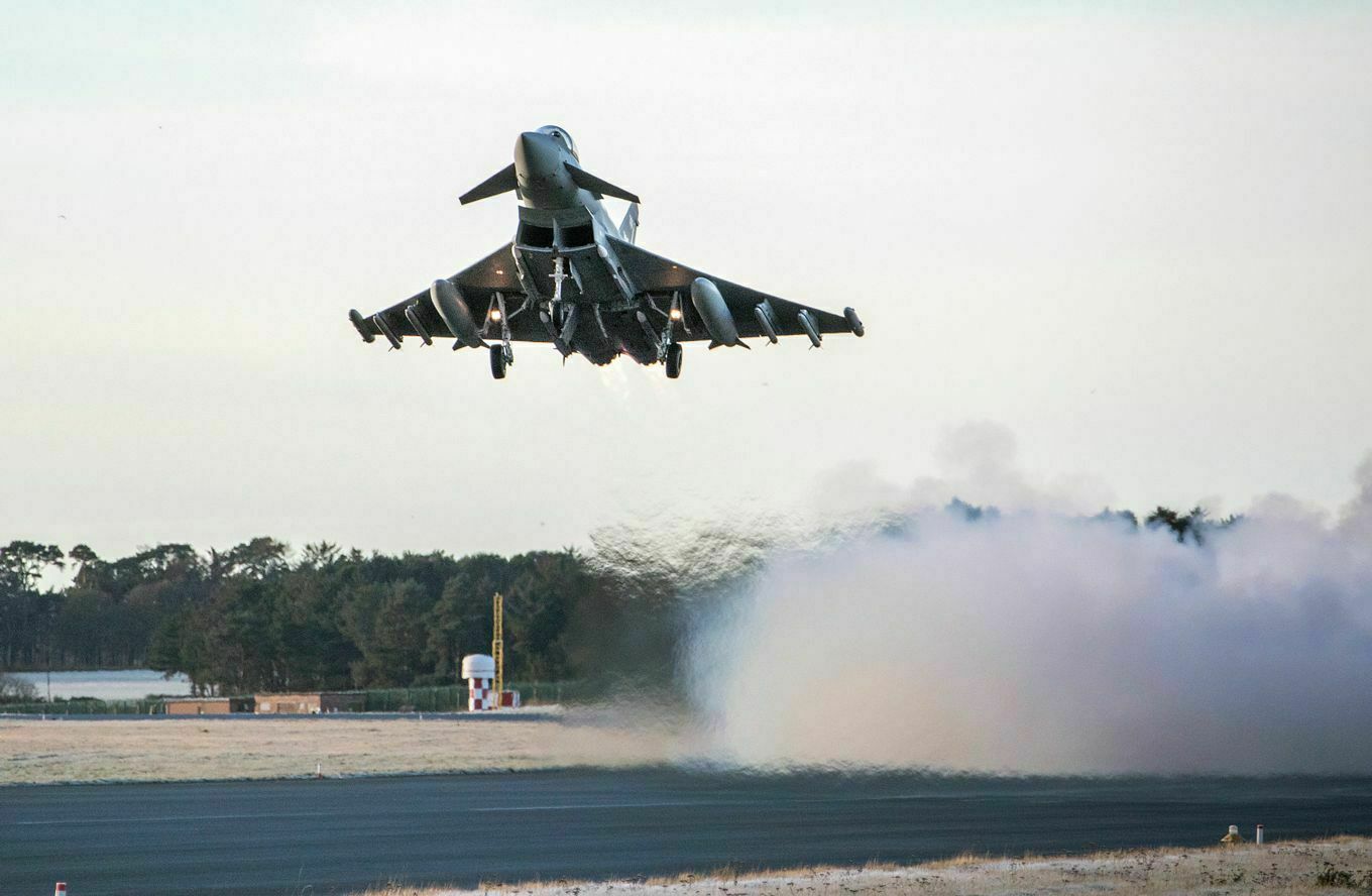 Eurofighter Typhoon decola para missão de defesa aérea
Foto: Royal Air Force