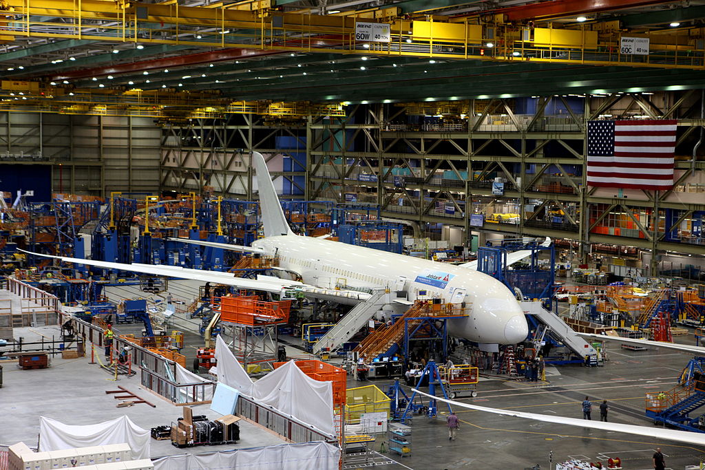 Em queda livre na área civil, Boeing se destaca no setor militar