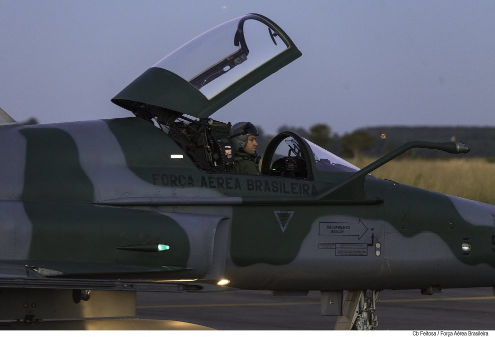 F-5EM-da-FAB.-Foto-Andre-Feitosa-990x673.jpg